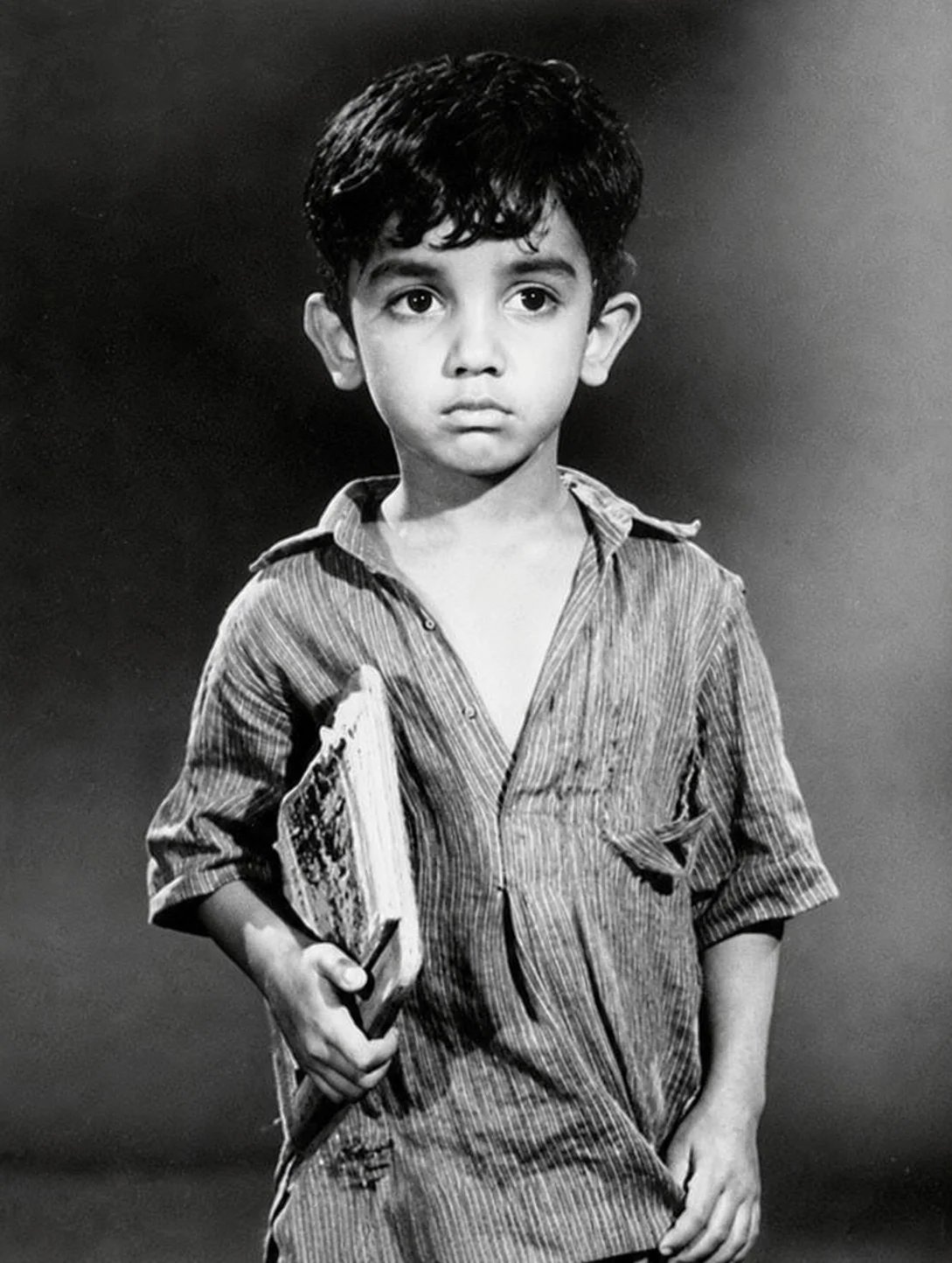 18 Childhood Photo Prompts for ChatGPT and Gemini (Copy & Paste)