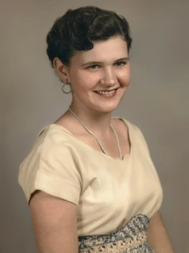 vintage portrait restoration prompt example for cleaning old studio photos