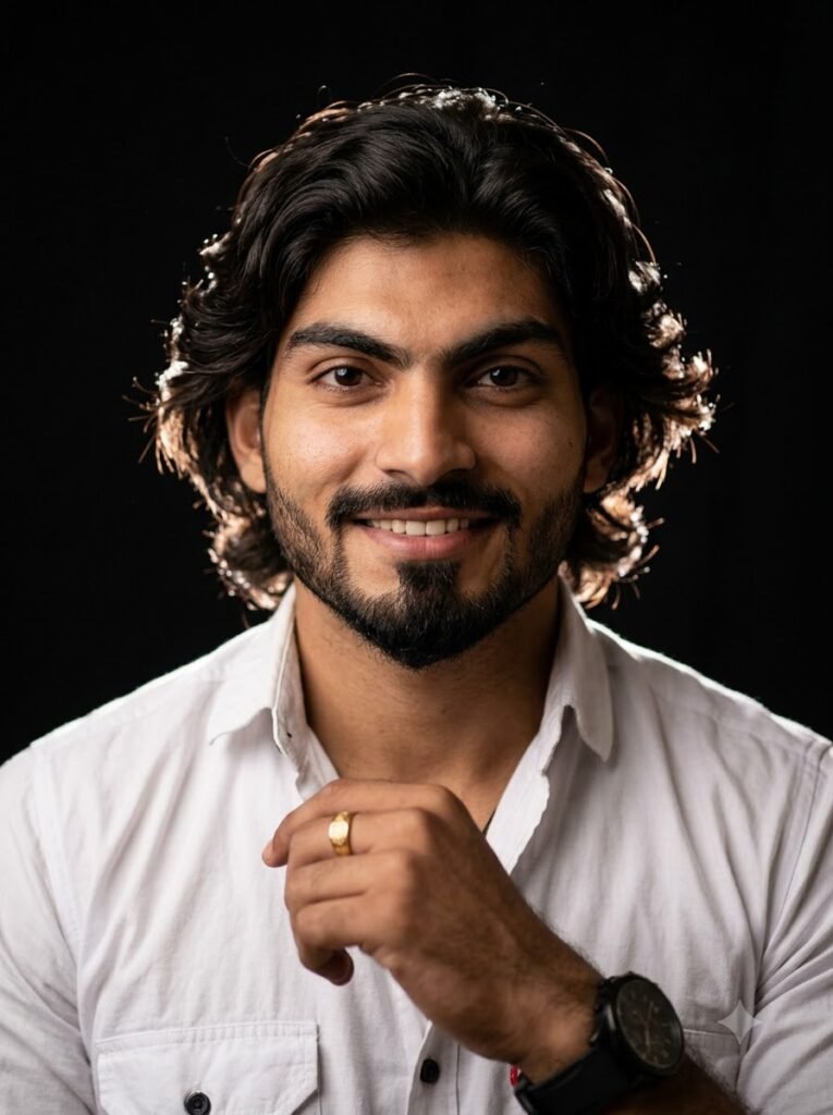 Profile picture with black background and soft rim light